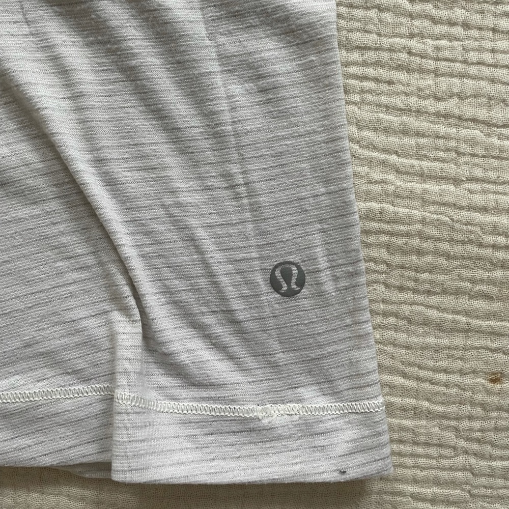 lululemon top - Picture 3 of 4